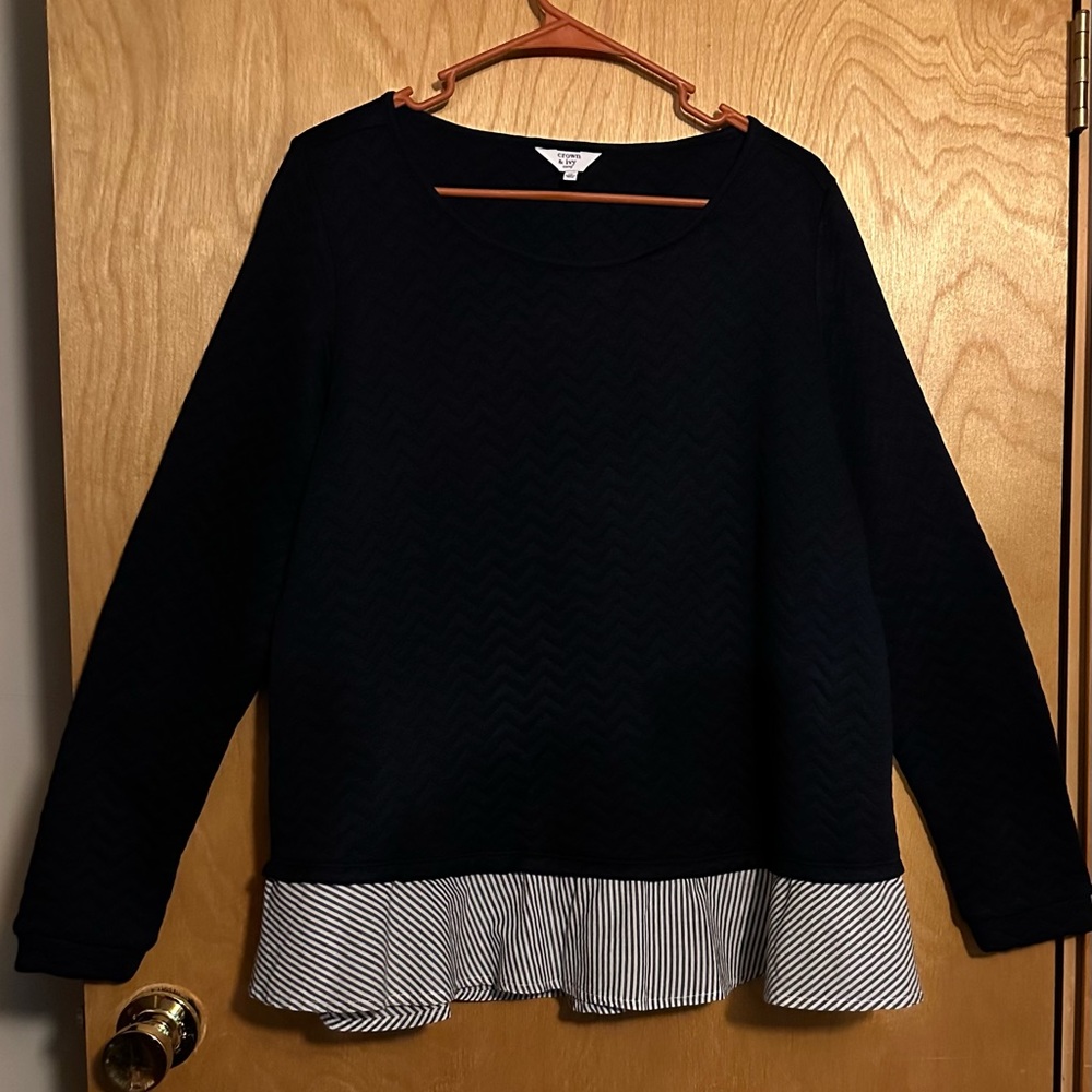 Crown & Ivy Top